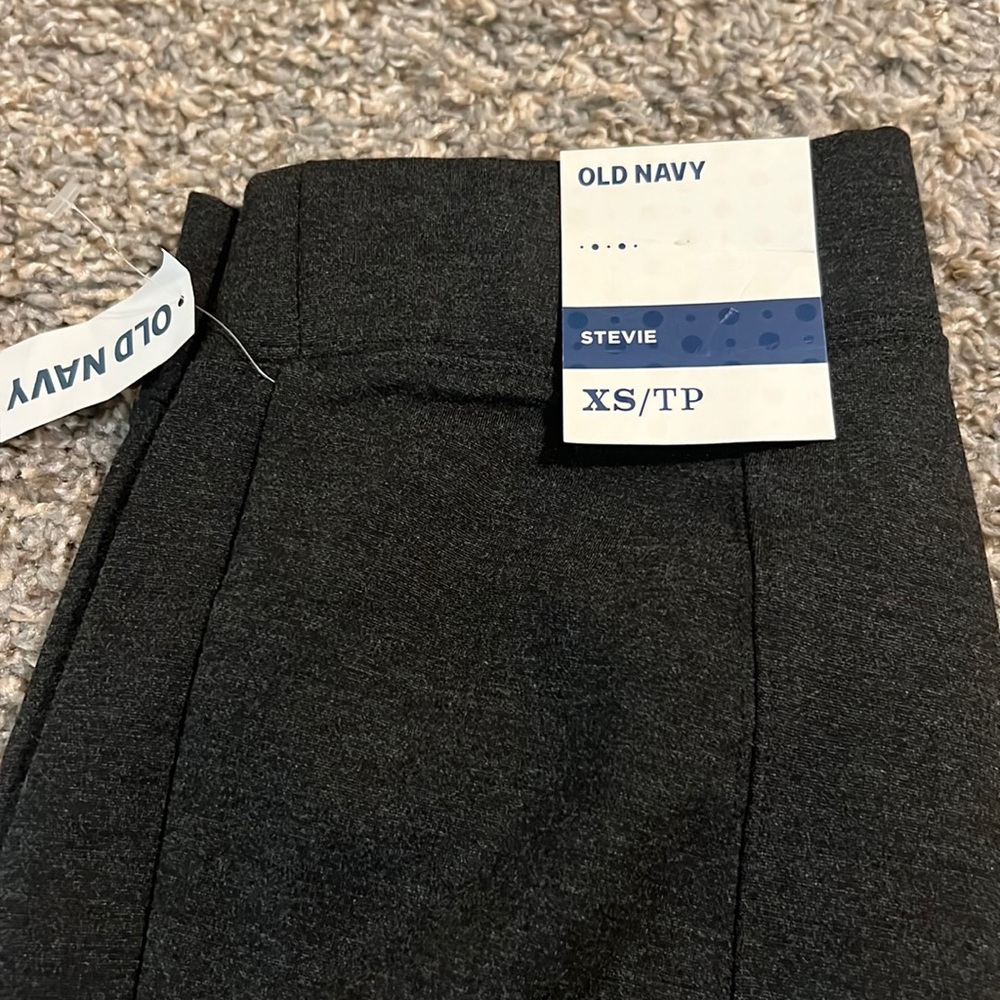 Old Navy Stevie XS pants- NWT! Charcoal gray